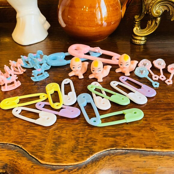 Vintage Other - 28 VTG cupcake/cake toppers